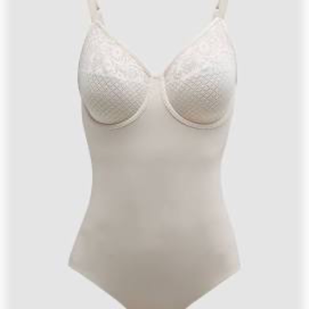 Wacoal Visual Effects Body Briefer with Minimizer Bra